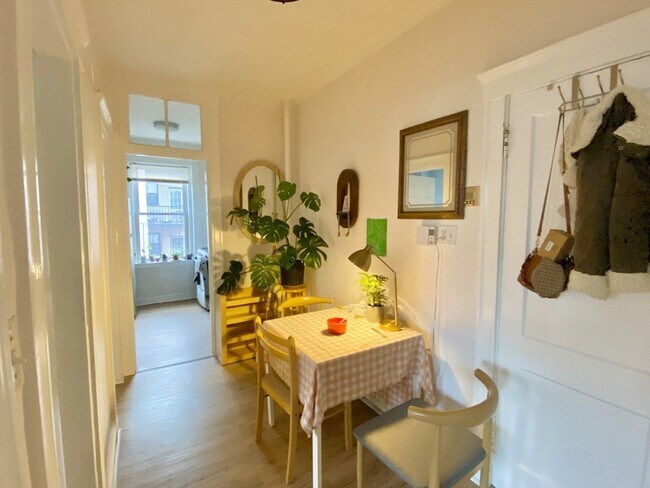 Building Photo - 316 Summit Ave Unit 6