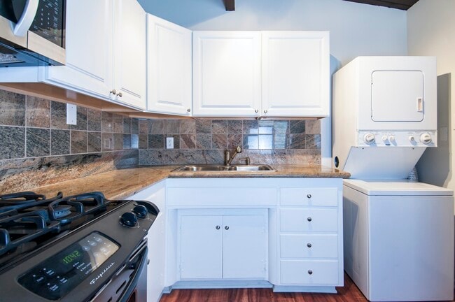 Photo - 72458 Sunnyslope Dr