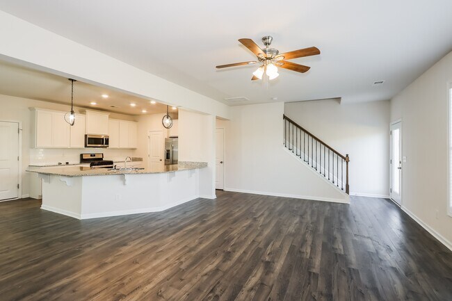 Photo - 875 Delta Ln