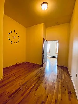 Photo - 21-79-79 Steinway St Unit 3a