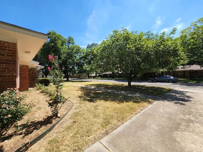 Photo - 6 Bedrooms with Boat or RV Parking!