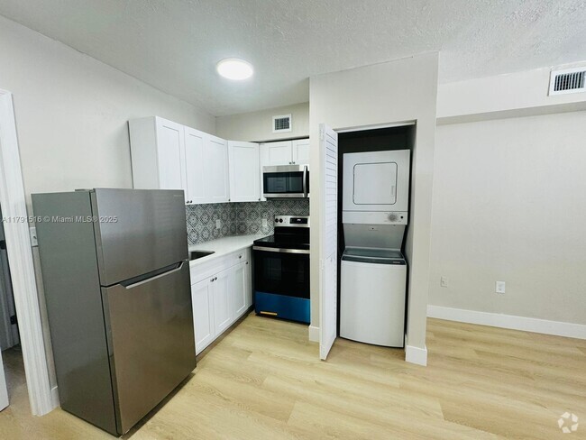Building Photo - 2940 W Flagler St Unit 5 Rental
