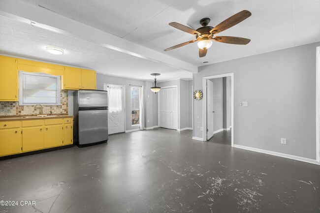 Photo - 22107 Bataan Ave