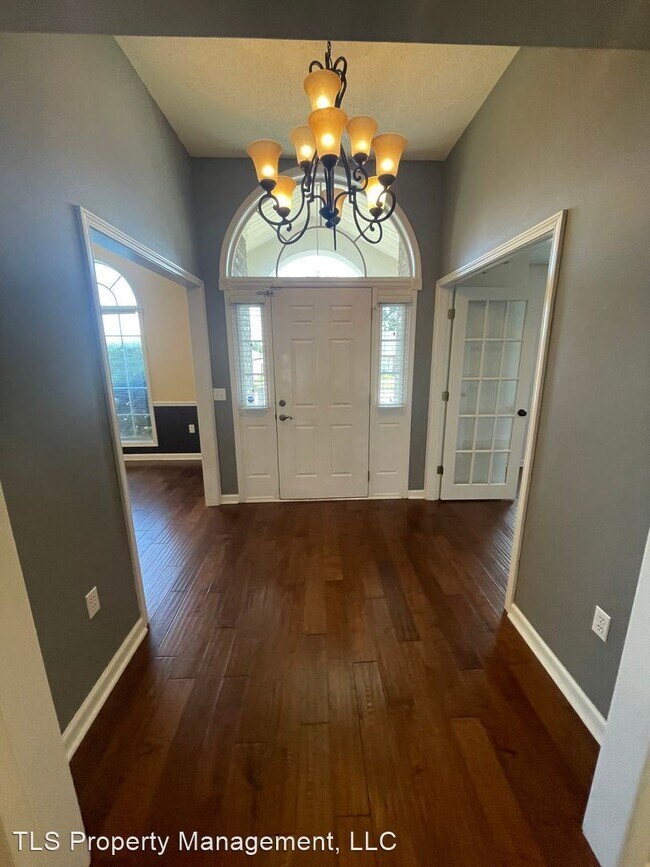 Photo - 3 br, 2 bath House - 112 Sioux Street