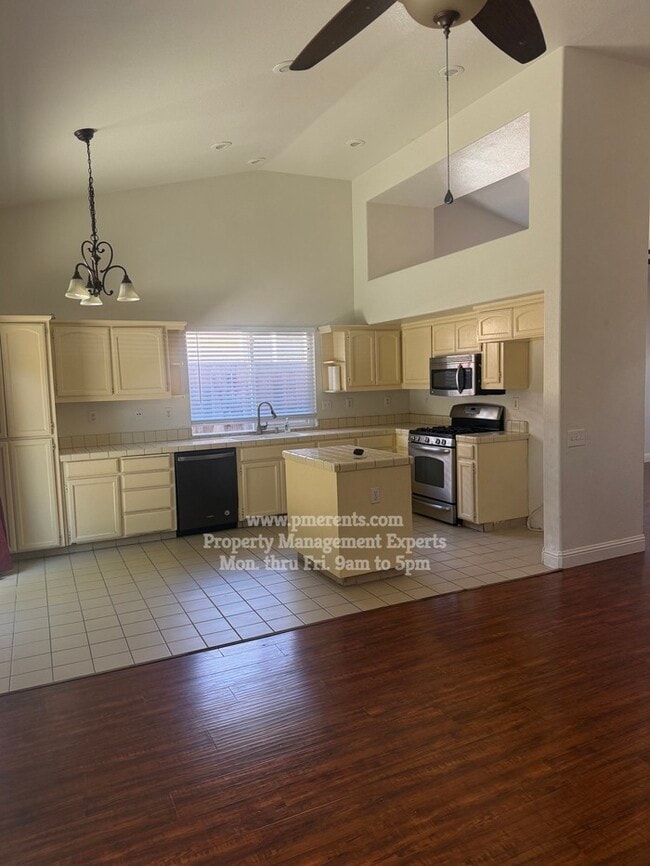 3175 Autumn Chase Cir