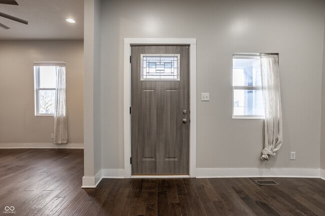 Photo - 421 E Morris St