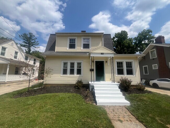 26 W. Lincoln - 26 W Lincoln St House