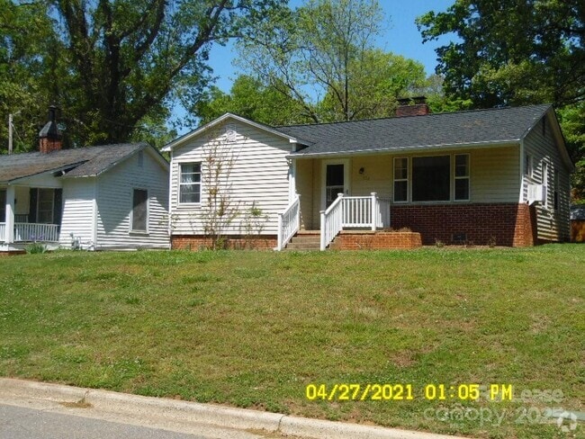 Building Photo - 721 E Sharpe St Rental