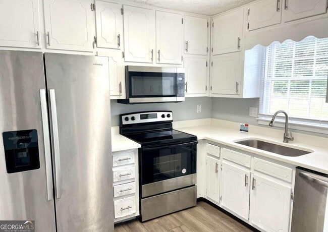 Photo - 123 Toby Springs Ln