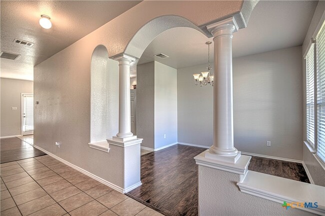 Photo - 1011 Sugar Brook Dr