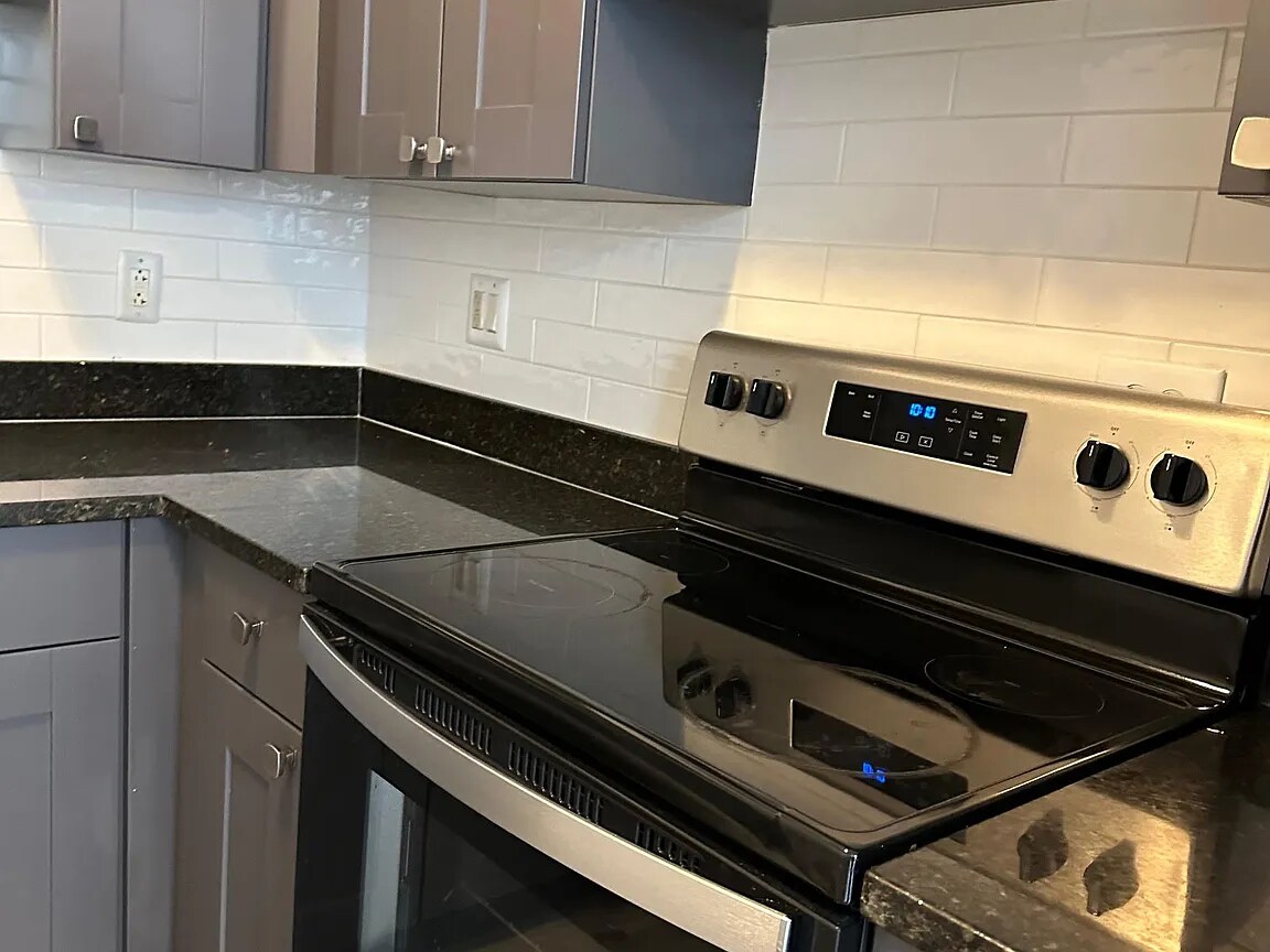 Photo - 672 W Sheridan Rd Unit A01C