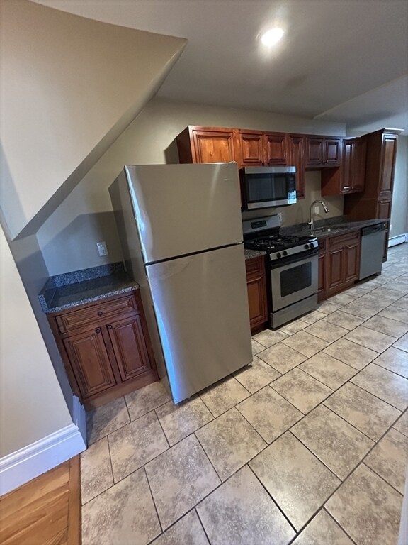 Building Photo - 91 Glen St Unit 2