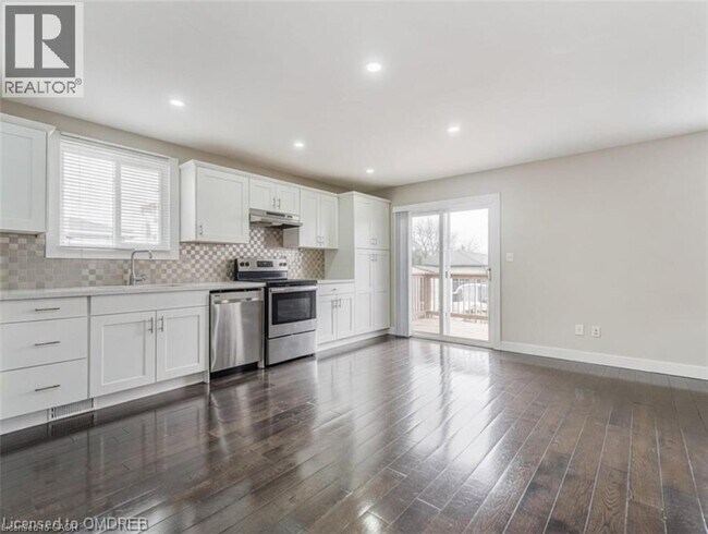 Photo - 78 Billington Crescent