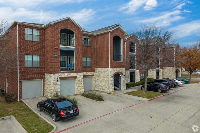 Building Photo - 1350 Skyline Rd Rental