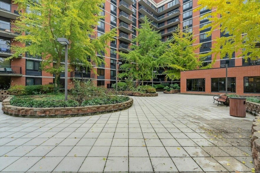 Photo - 700 Grove St