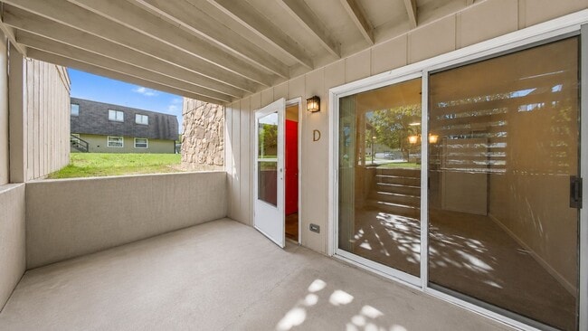 Photo - Spacious and charming! Conveniently located 2 bedroom, 1 bathroom Unit D