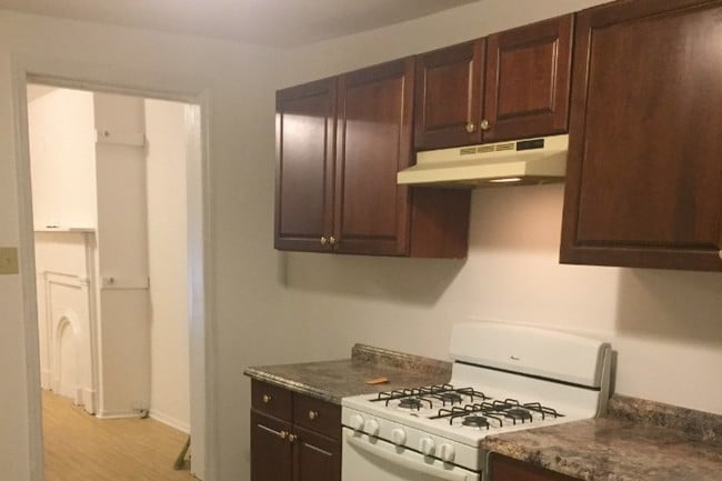 Building Photo - 128 S 20th St Unit #1