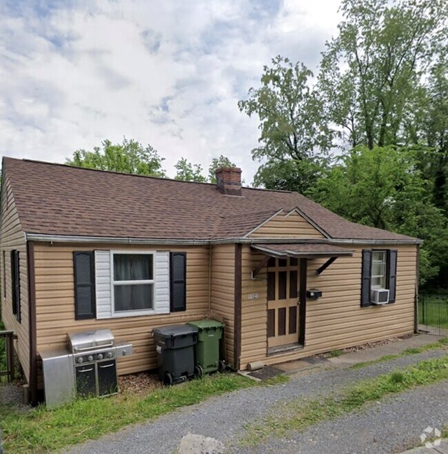 Building Photo - 1121 College Ave Rental
