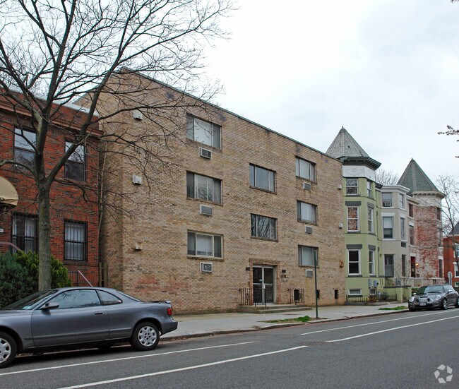 Building Photo - 1111 D ST NE