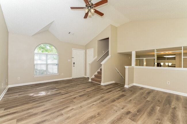 Photo - 330 Brookside Dr