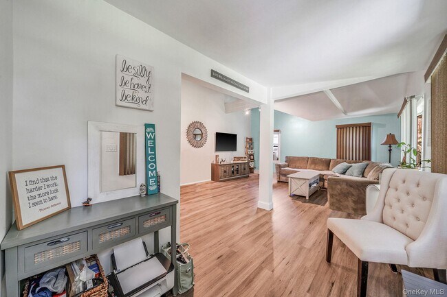 Photo - 10 Community Rd