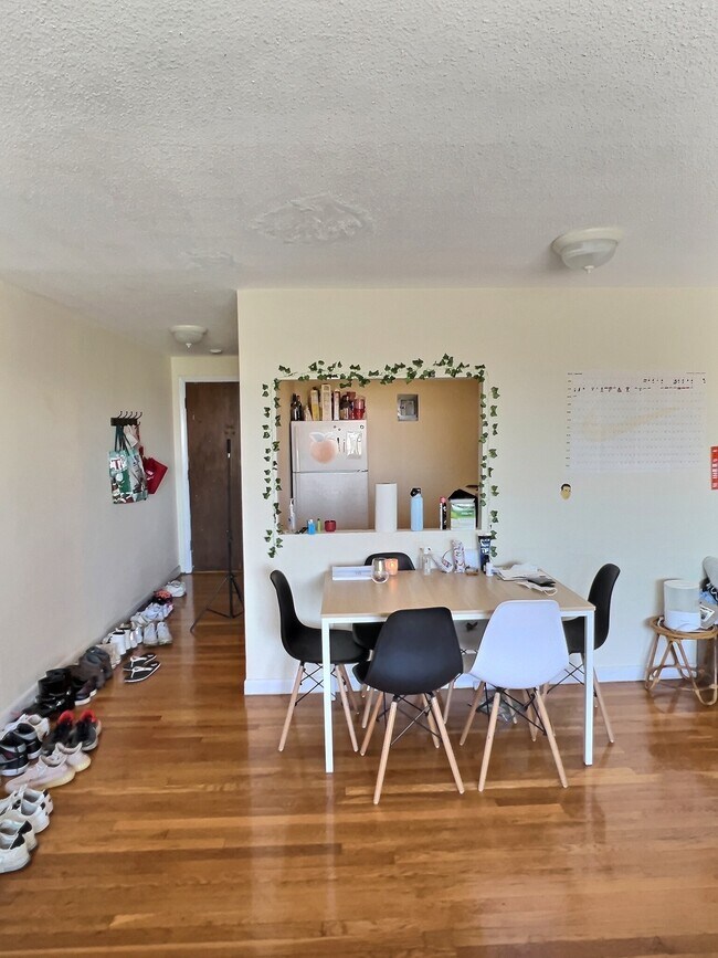 Photo - 1039 Commonwealth Avenue