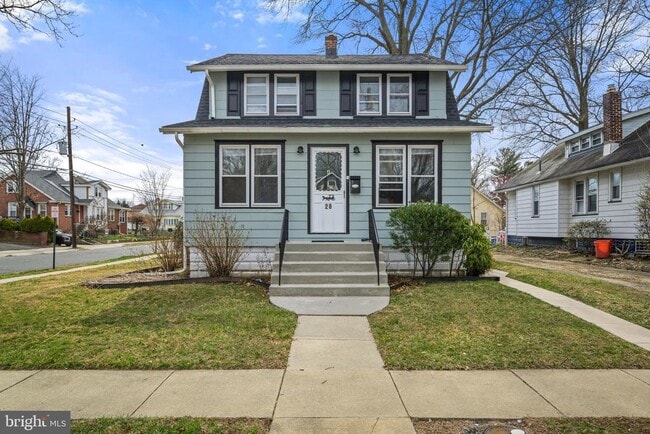 Building Photo - 28 E Holly Ave Rental