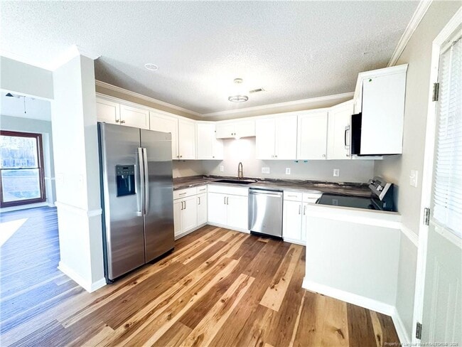 Photo - 527 Coronation Dr