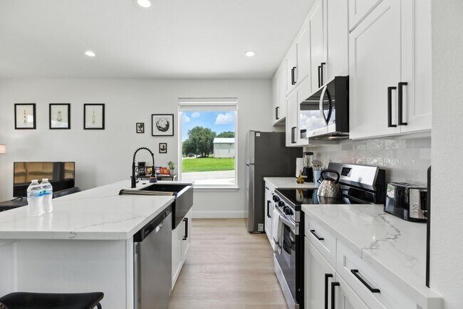 Photo - 3902 McKinley St Unit B room 1