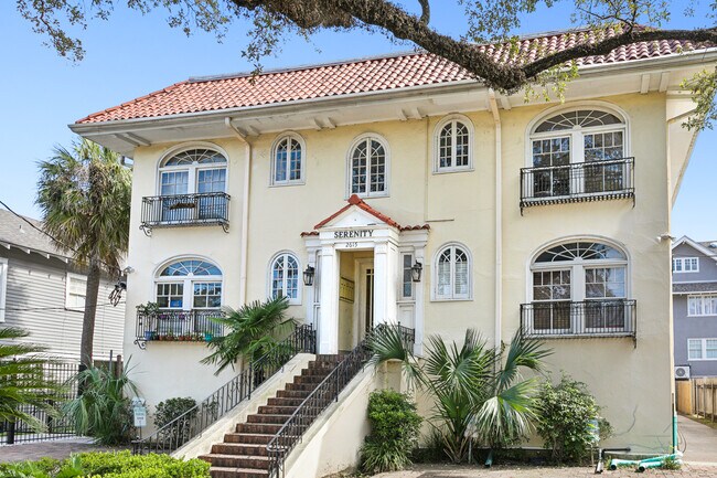 Building Photo - 2615 S Carrollton Ave Unit I Rental