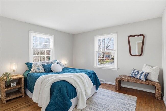 Photo - 37 Oakmount Dr