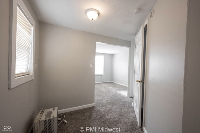 Photo - 2011 Applegate St