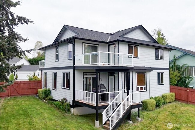 2290 Seaside Dr