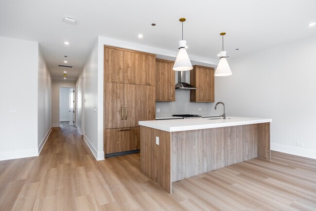 Photo - 1610 W Grand Ave