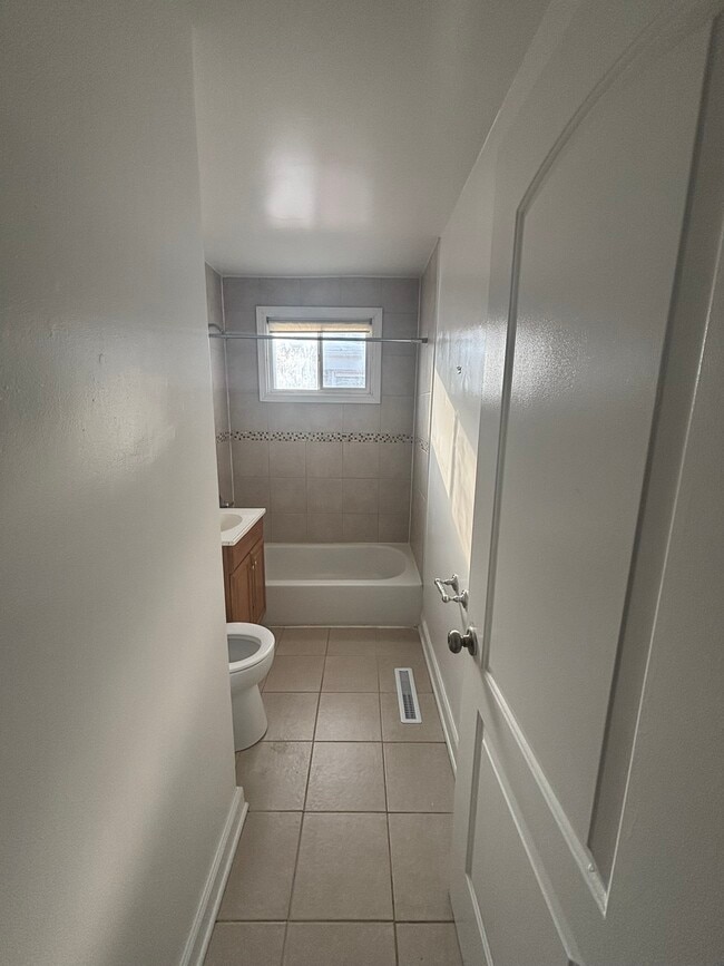 Photo - 14311 Woodlawn Ave