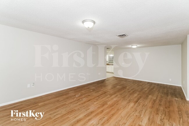 Photo - 2435 Duke Ln