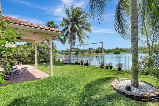 Photo - 4450 Banyan Trails Dr Unit home
