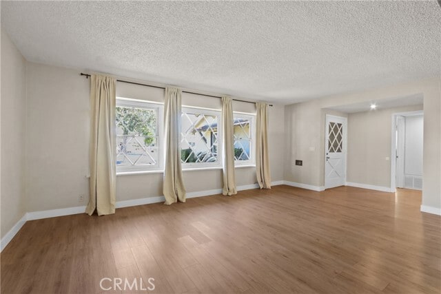 Photo - 10925 Newcomb Ave