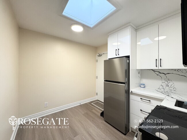Photo - Cozy 2-Bedroom Apartment with Private Outdoor Space in Etobicoke Unit 2