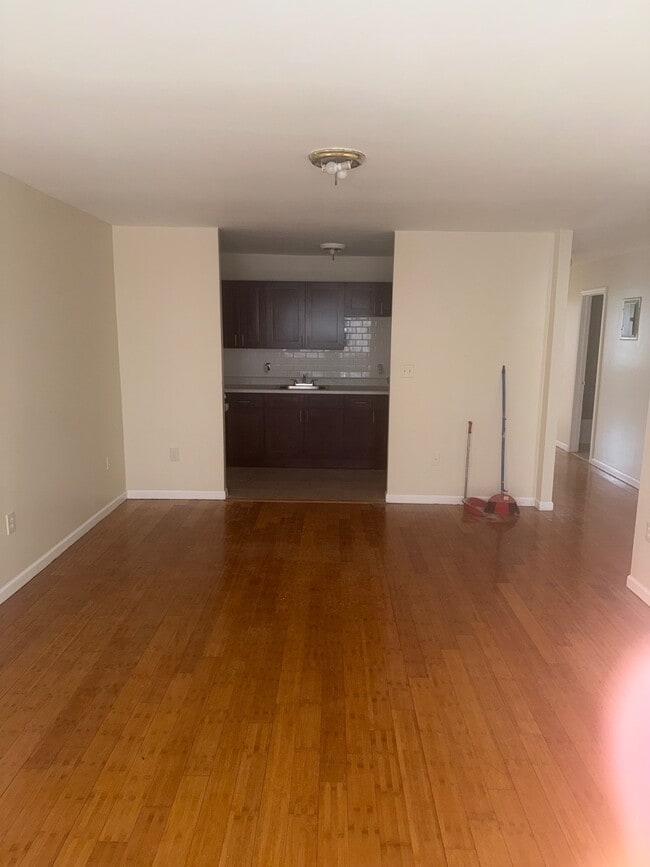 Building Photo - XX48 Olinville Ave