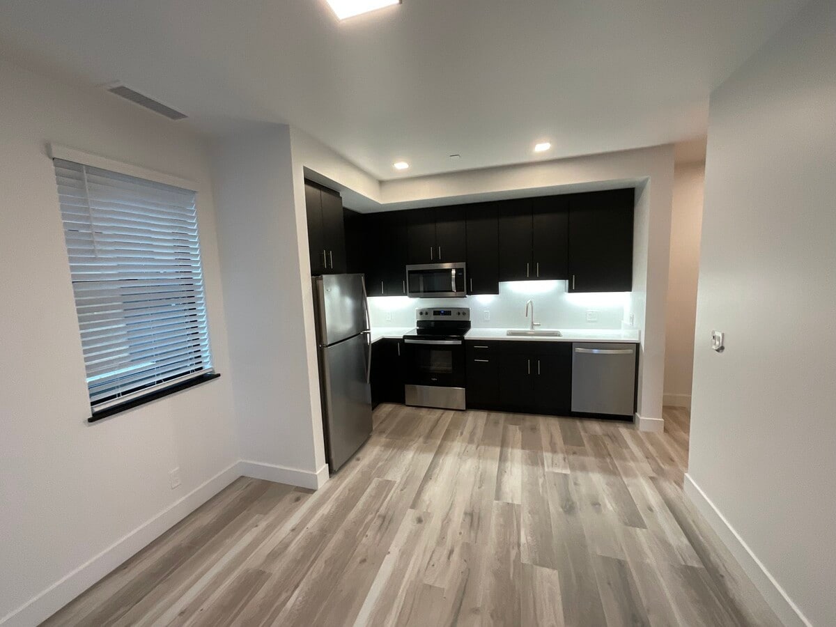 Photo - 2051 Cross St Unit 205