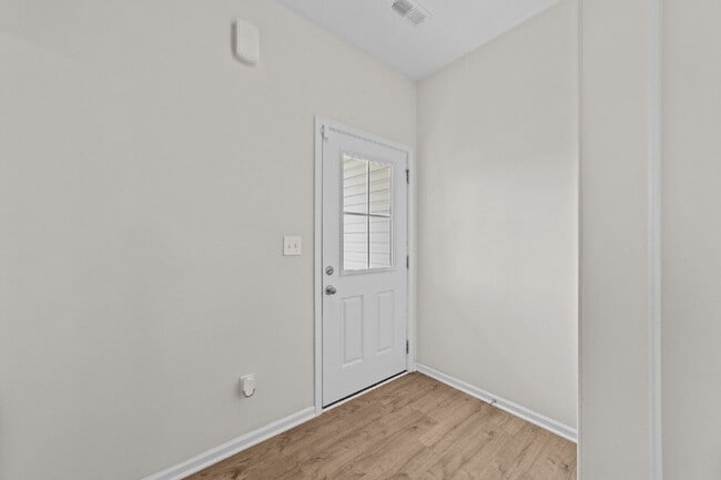 Photo - 220 Brisbane Dr