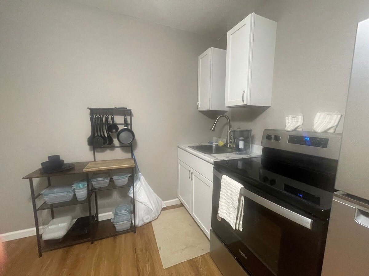 Studio Apartment in Hollister, MO - Studio Apartment  in Hollister, MO Unit 3
