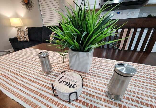 Photo - 1624 Chester St