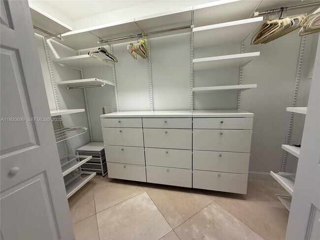 Photo - 3610 Yacht Club Dr Unidad 713