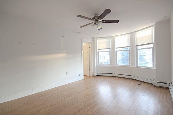 Photo - 70 Zabriskie St