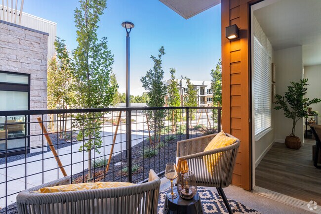 2BR, 2BA - 1,317SF Patio
