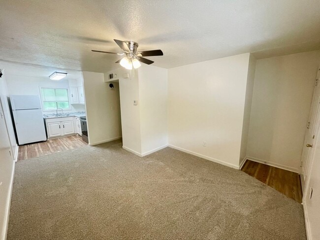 Photo - 154 Crestview Cir