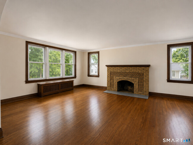 Photo - 18 Fleetwood Ave