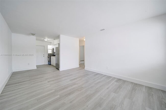 Photo - 6735 NW 2nd Ct Unidad 1